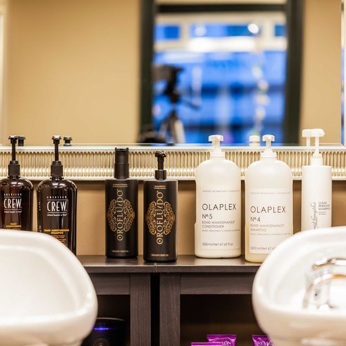 Solène Dibbern, Bad Schwartau, Friseurin, Produkte, Dienstleistungen, Damen und Herrenfrisuren, Färben, Haarverlängerung, Haarverdiechtung, Hochsteckfrisuren, Make Up, Dauerwelle, Farben von Wella, Dauerwellprodukte von Wella, Pflege- und Stylingprodukte von Revlon, Herrenserie American Crew, Olaplex, Pflegeprodkte von Glynt, Haarverlängerungen von Great Lenghts, Verdichtungen, 23611 Bad Schwartau, Rantzauallee 20