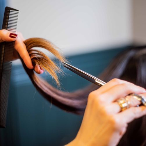 Solène Dibbern, Bad Schwartau, Friseurin, Produkte, Dienstleistungen, Damen und Herrenfrisuren, Färben, Haarverlängerung, Haarverdiechtung, Hochsteckfrisuren, Make Up, Dauerwelle, Farben von Wella, Dauerwellprodukte von Wella, Pflege- und Stylingprodukte von Revlon, Herrenserie American Crew, Olaplex, Pflegeprodkte von Glynt, Haarverlängerungen von Great Lenghts, Verdichtungen, 23611 Bad Schwartau, Rantzauallee 20